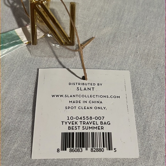 Slant rainbow stripes Tyvek travel bag with wristlet detachable clasp - NWT - Picture 7 of 11